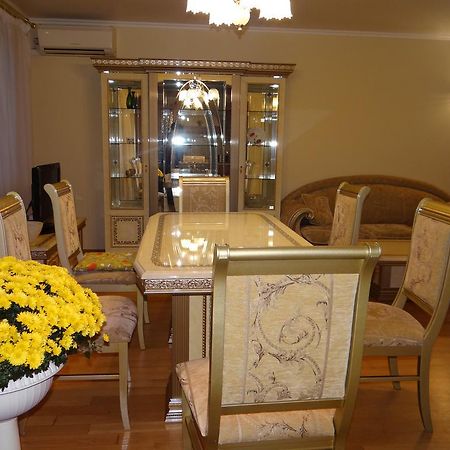 Luxury Versailles Apartments Center Opera Burgas Номер фото