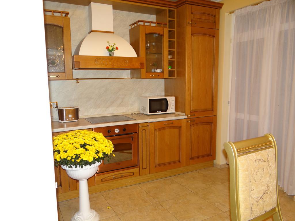 Luxury Versailles Apartments Center Opera Burgas Номер фото