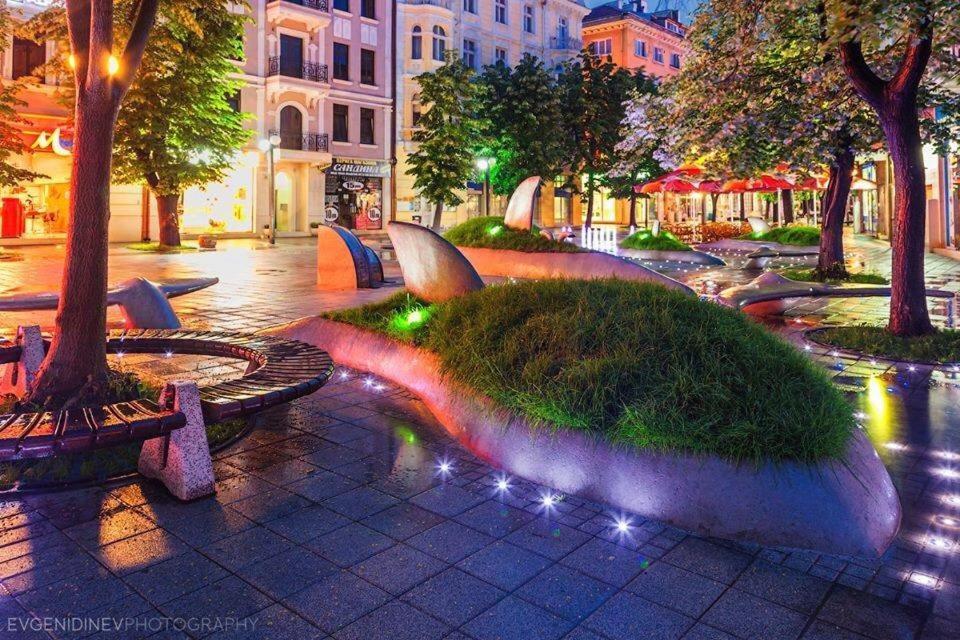 Luxury Versailles Apartments Center Opera Burgas Екстер'єр фото